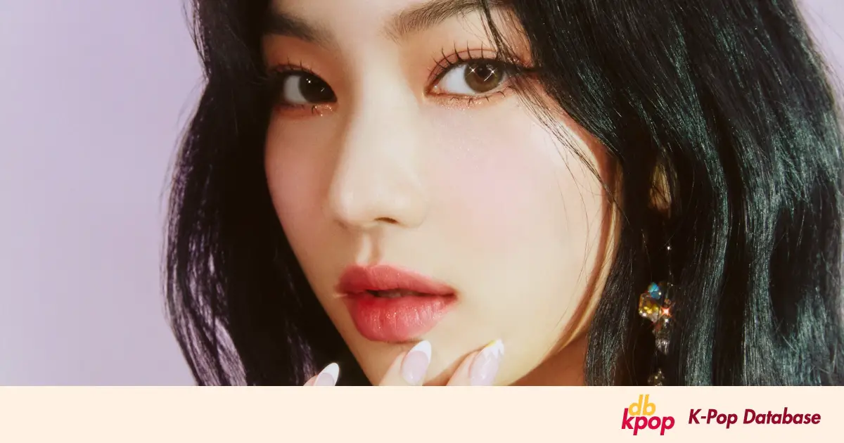 STAYC We Need Love Isa Teaser Photos (HD/HQ) - K-Pop Database / dbkpop.com