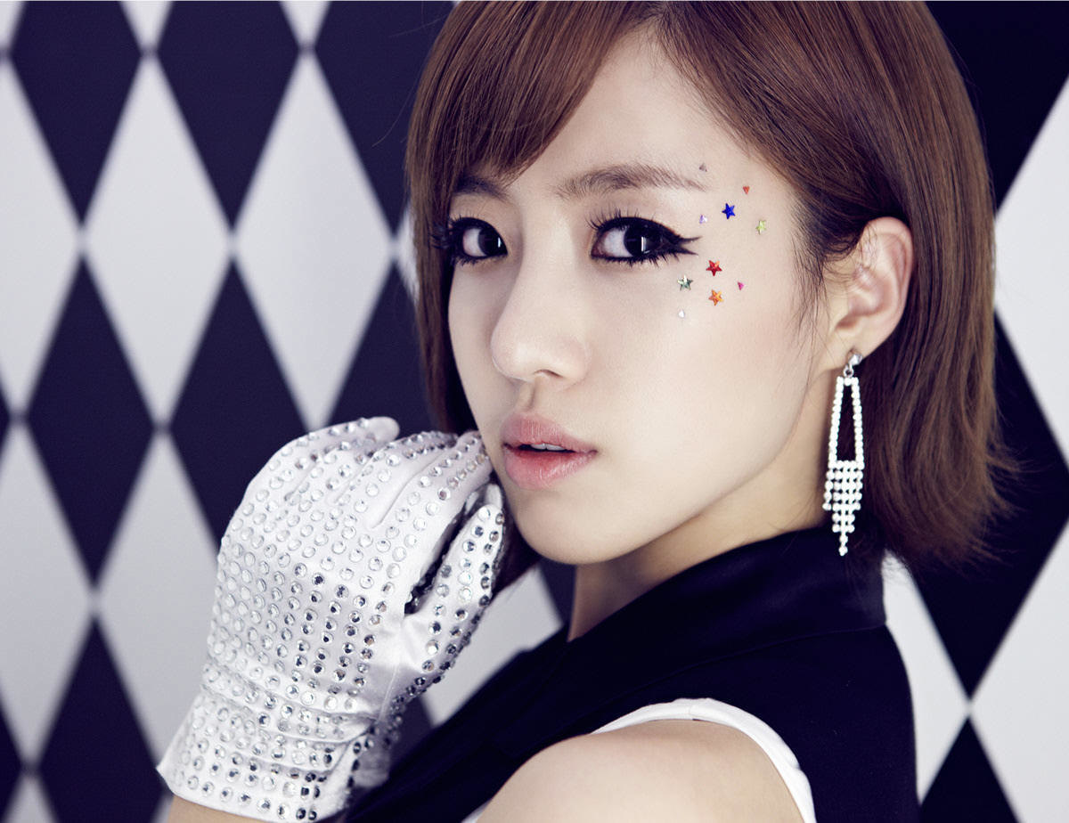 T-ara Eunjung for Cine21 No. 807 (June 2011 issue) | kpopping