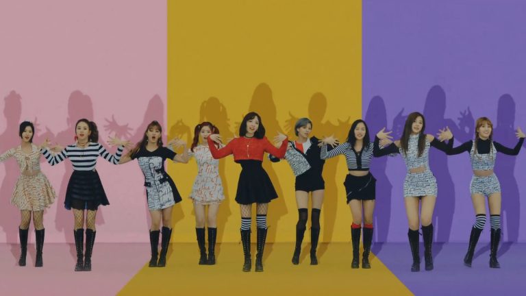 Twice – Knock Knock