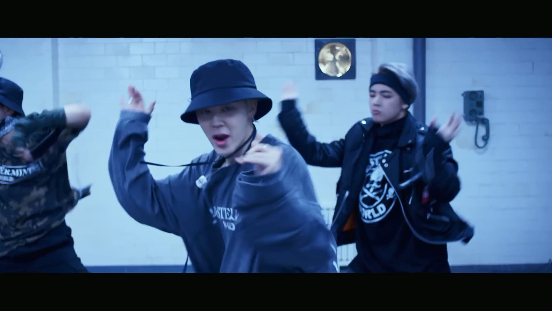 BTS - Mic Drop (Steve Aoki Remix) who's who - K-Pop Database / dbkpop.com