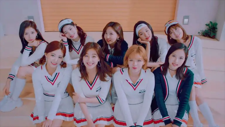 Twice – Brand New Girl