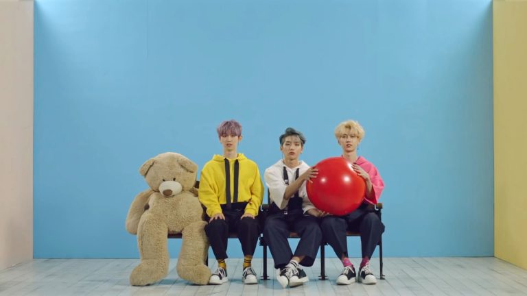 MONT – Will you be my girlfriend?