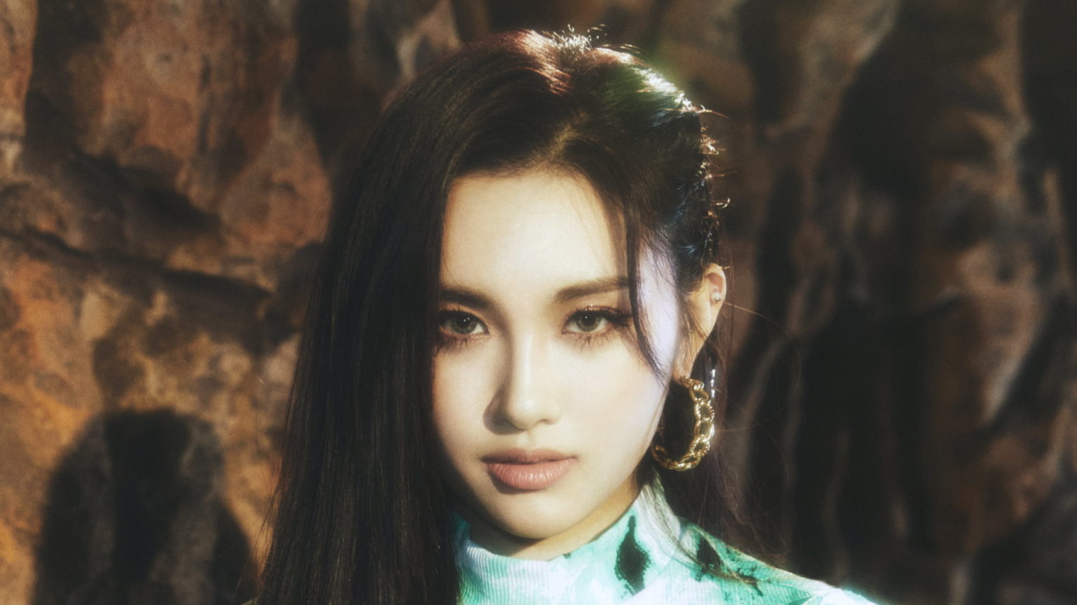 Aisha (Everglow) Profile - K-Pop Database / dbkpop.com