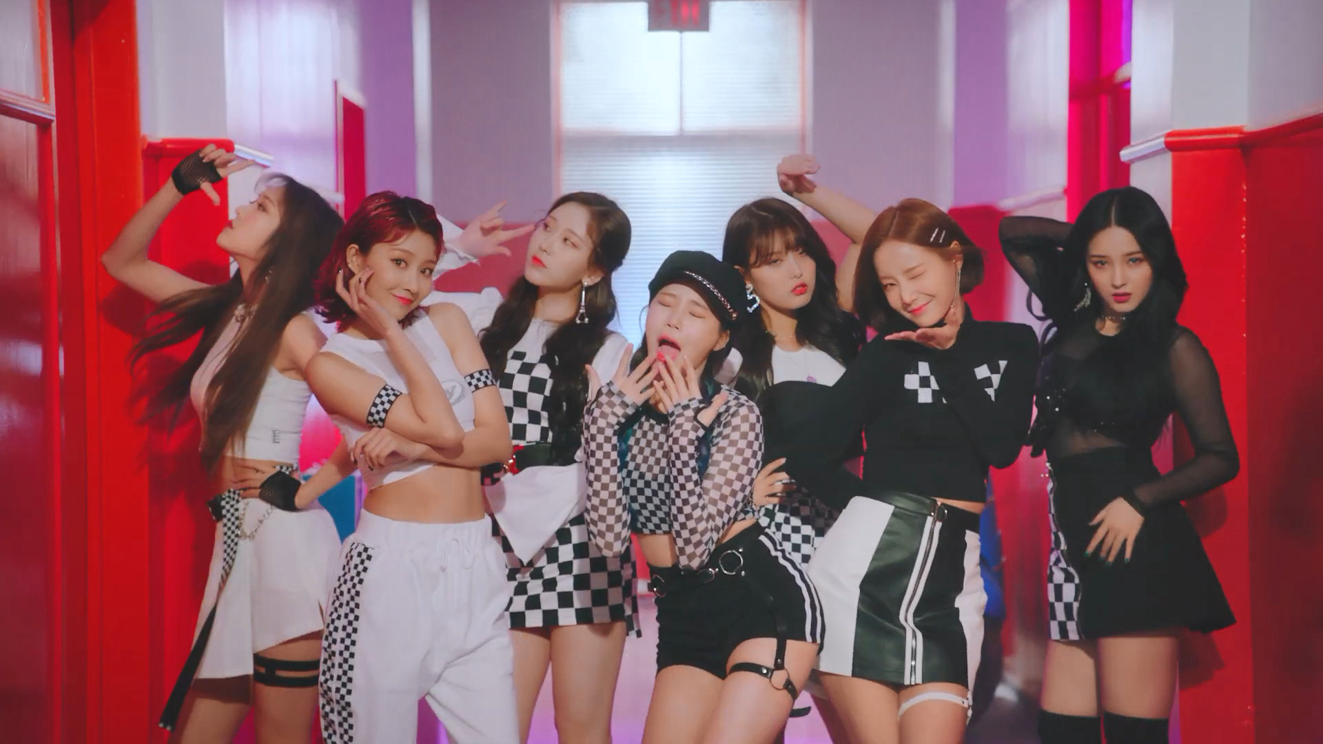 [Flash Review] Momoland shows it’s new earworm single even without 2