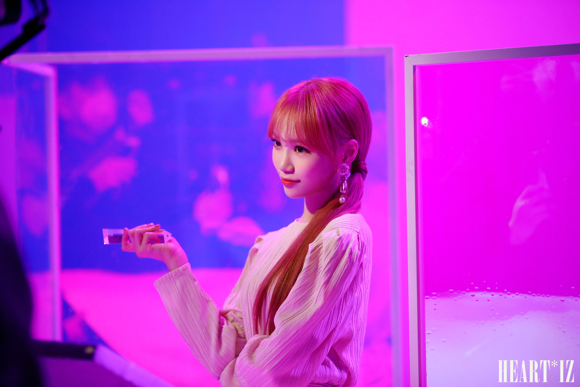 IZ*ONE Violeta MV Shooting Photostory (HD/HR) KPop Database
