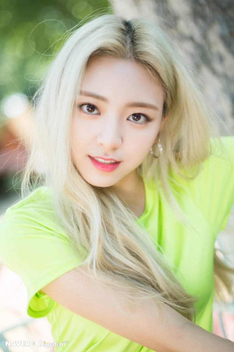 ITZY It'z Icy Naver x Dispatch Photos (HD/HR) - K-Pop Database / dbkpop.com