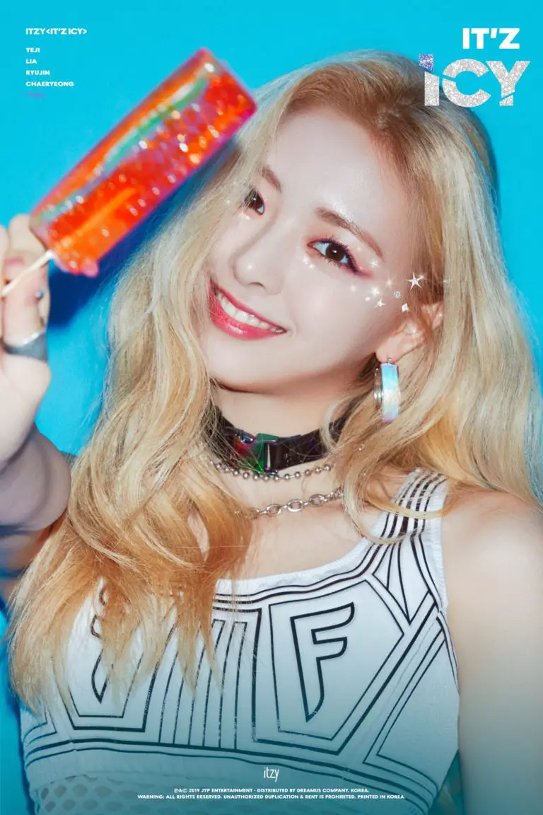 ITZY It’z Icy Yuna Teaser Photos - K-Pop Database / dbkpop.com