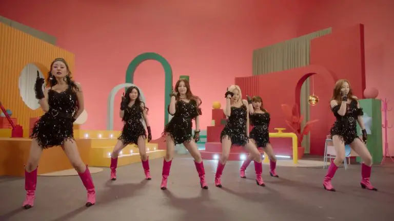 Momoland – Thumbs Up