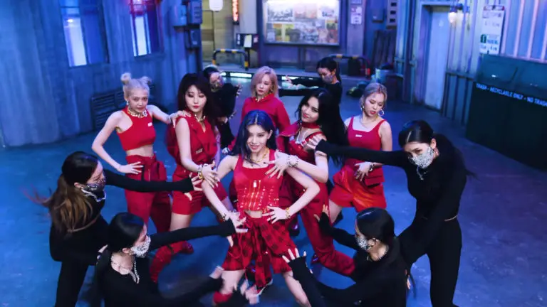 EVERGLOW – LA DI DA