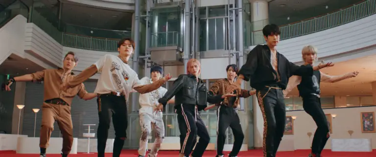 Stray Kids – Back Door
