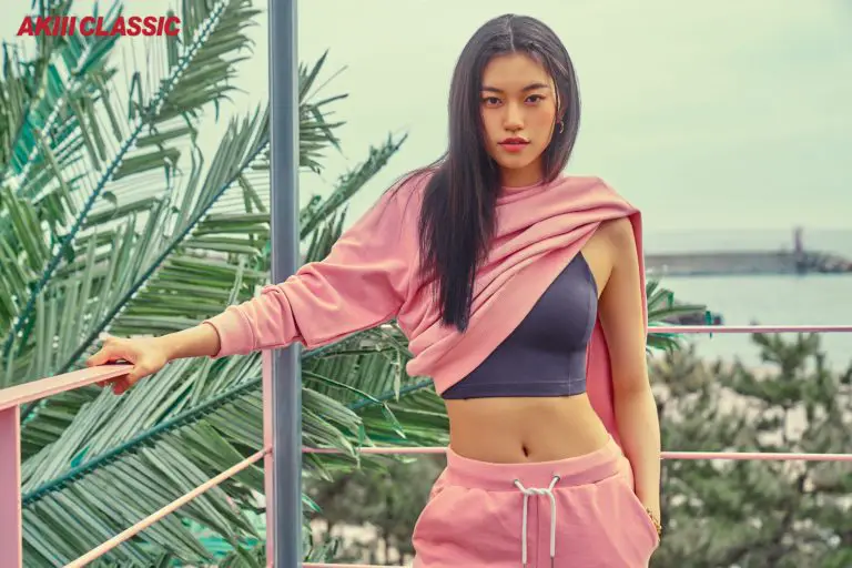 Weki Meki Doyeon AKIII Classic 2021 S/S Pictorial (HD/HQ)