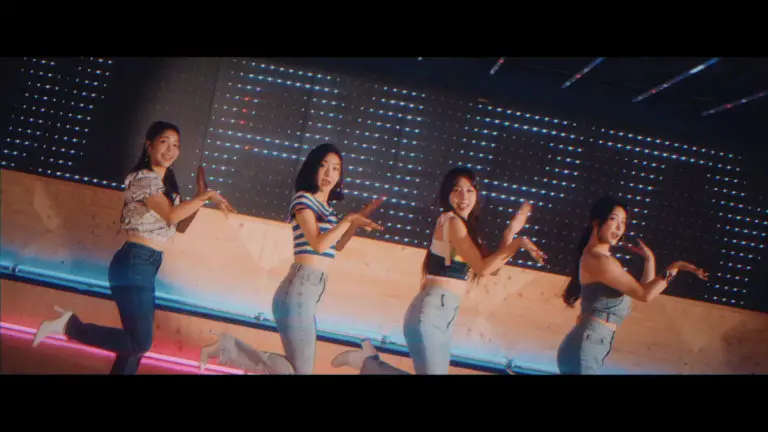 Brave Girls – Pool Party