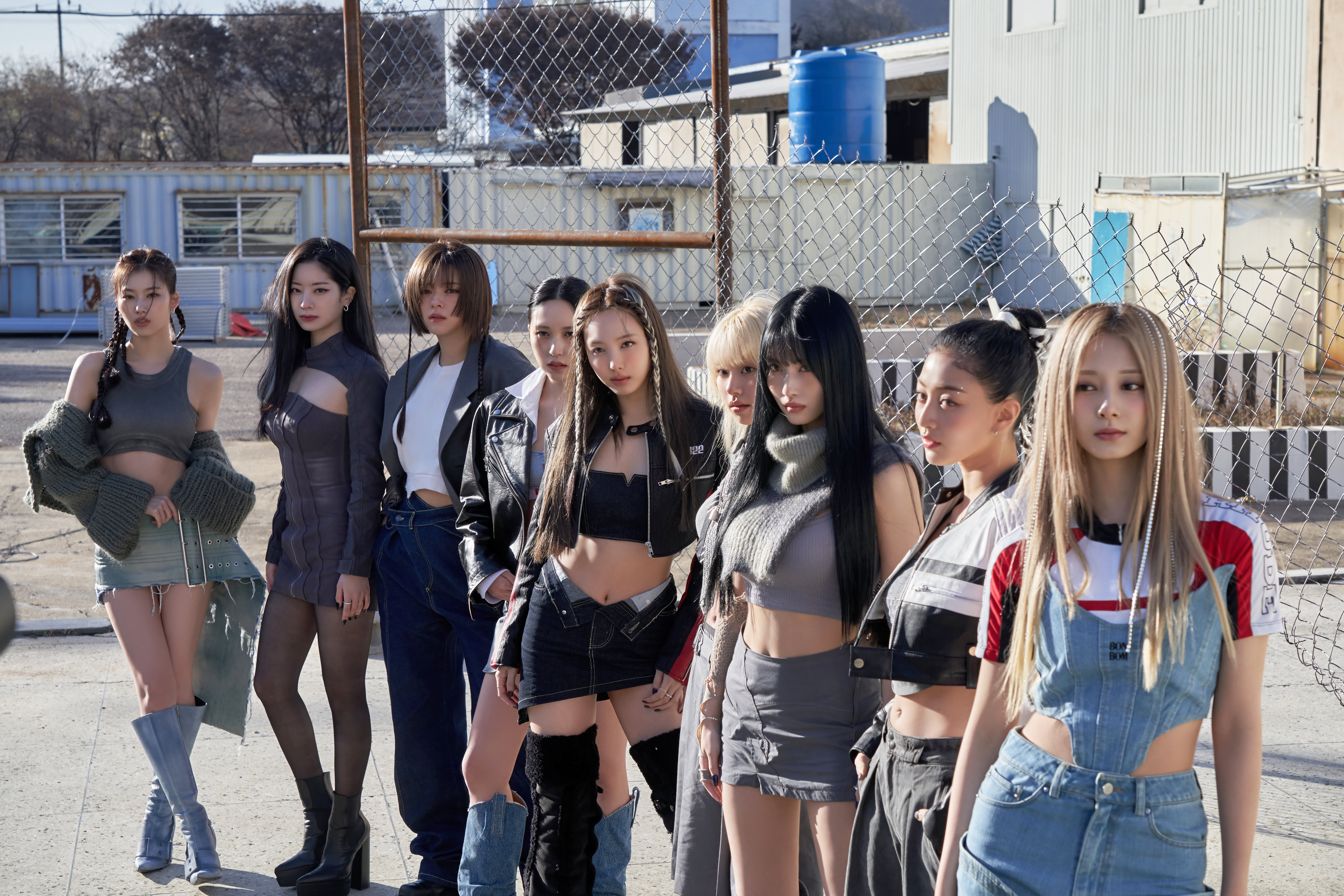 TWICE 'Set Me Free' Outfit