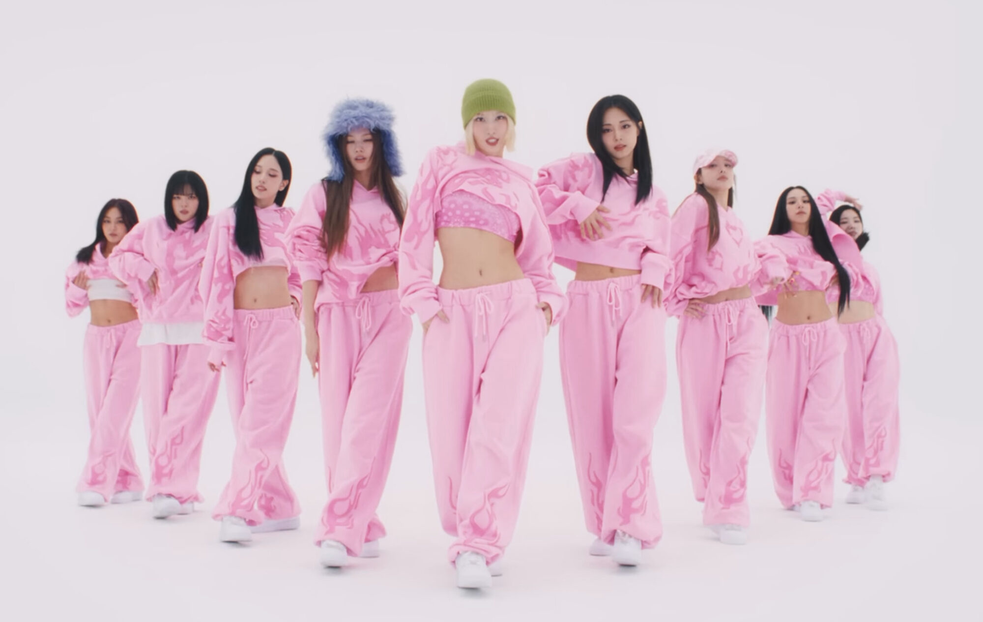 TWICE STRATEGY 着用 NAMED COLLECTIVE ピンク TWICE STRATEGY 着用 NAMED COLLECTIVE ピンク TWICE Strategy