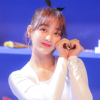 Jihyo Heart Shaker