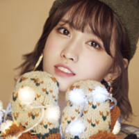 Momo Merry & Happy
