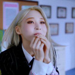 Mamamoo Moonbyul gogobebe