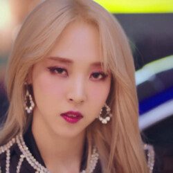 Mamamoo Moonbyul gogobebe