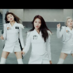 Everglow Sihyeon Adios