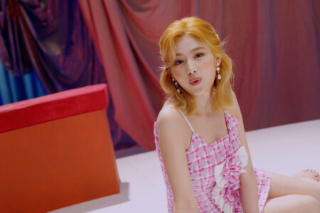TWICE Fanfare Sana