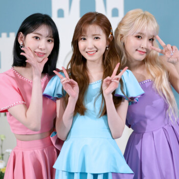 Sakura Hitomi Yena IZ*ONE Oneiric Diary