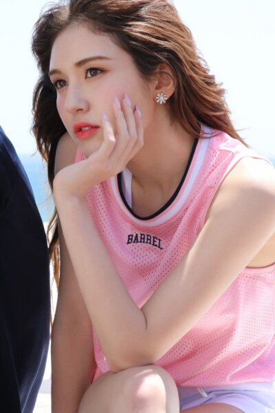 Jeon Somi Barrel 2020 Photoshoot Behind the scenes Somi Barrel 2020 BTS