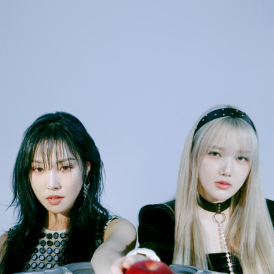 GFRIEND Yuju Yerin Song Of The Sirens Apple Teaser GFRIEND Yuju Yerin Song Of The Sirens Apple Teaser