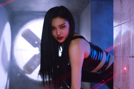 Aisha EVERGLOW LA DI DA EVERGLOW Aisha LA DI DA