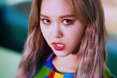 E:U EVERGLOW LA DI DA EVERGLOW E:U LA DI DA