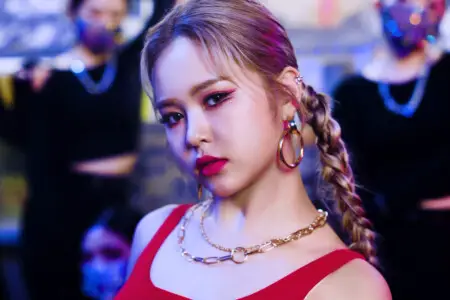 E:U EVERGLOW LA DI DA EVERGLOW E:U LA DI DA