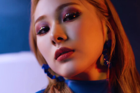 Mia EVERGLOW LA DI DA EVERGLOW Mia LA DI DA