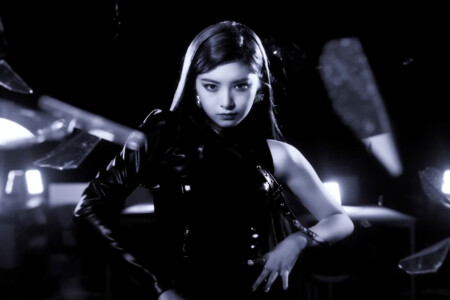 Yiren EVERGLOW LA DI DA EVERGLOW Yiren LA DI DA