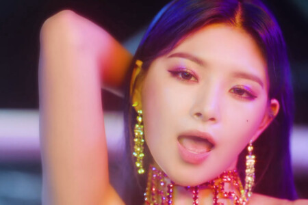 Yiren EVERGLOW LA DI DA EVERGLOW Yiren LA DI DA