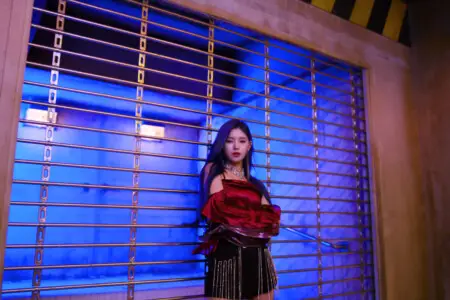 Yiren EVERGLOW LA DI DA EVERGLOW Yiren LA DI DA