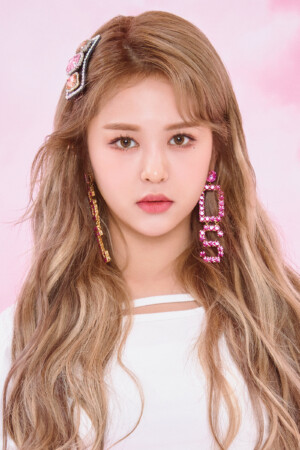 EVERGLOW EU 77.82X 78.29 LA DI DA Concept EVERGLOW EU 77.82X 78.29 LA DI DA Concept