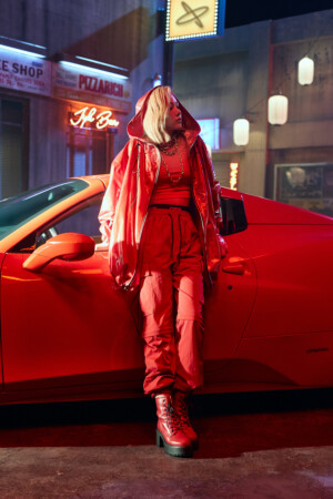 EVERGLOW Mia 77.82X 78.29 LA DI DA Concept EVERGLOW Mia 77.82X 78.29 LA DI DA Concept