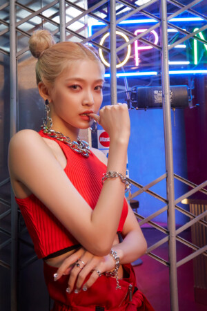 EVERGLOW Onda 77.82X 78.29 LA DI DA Concept EVERGLOW Onda 77.82X 78.29 LA DI DA Concept