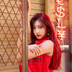 EVERGLOW Sihyeon 77.82X 78.29 LA DI DA Concept EVERGLOW Sihyeon 77.82X 78.29 LA DI DA Concept