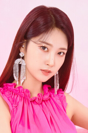 EVERGLOW Sihyeon 77.82X 78.29 LA DI DA Concept EVERGLOW Sihyeon 77.82X 78.29 LA DI DA Concept