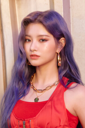 EVERGLOW Yiren 77.82X 78.29 LA DI DA Concept EVERGLOW Yiren 77.82X 78.29 LA DI DA Concept