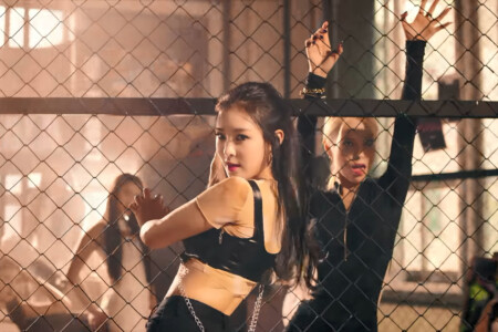 XUM Baekah DDALALA