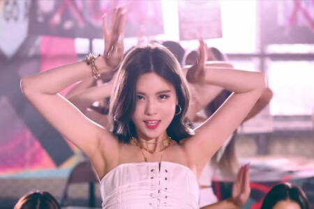 XUM Dayeon DDALALA