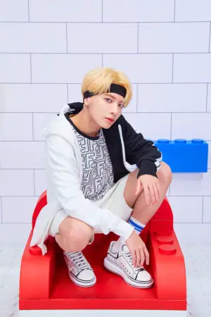 TXT Taehyun Minisode 1: Blue Hour VR Teaser TXT Taehyun Blue Hour VR Teaser