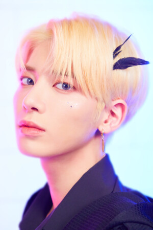 TXT Taehyun Minisode 1: Blue Hour VR Teaser TXT Taehyun Blue Hour VR Teaser