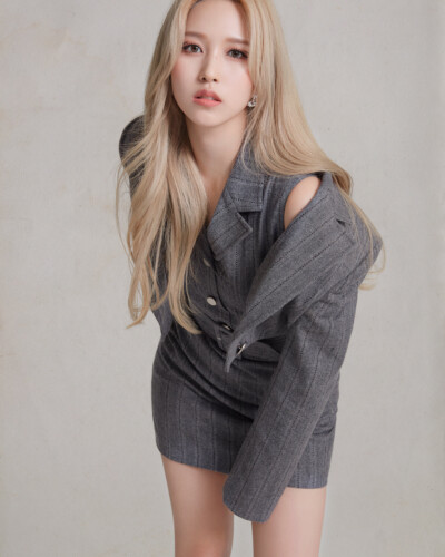 Mina Twice Eyes Wide Open Concept Style Mina Twice Eyes Wide Open Concept Style