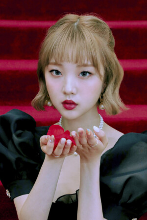 Yeojin LOONA 12:00 Concept Yeojin LOONA 12:00 Concept