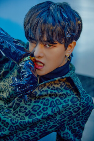 ONEUS Devil Concept RAVN ONEUS Devil Concept RAVN