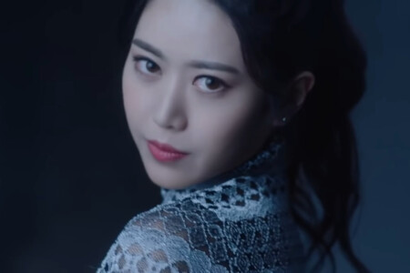 Brave Girls Hayun Rollin' Brave Girls Rollin' Hayun