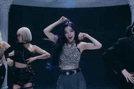 Purple Kiss Goeun Ponzona
