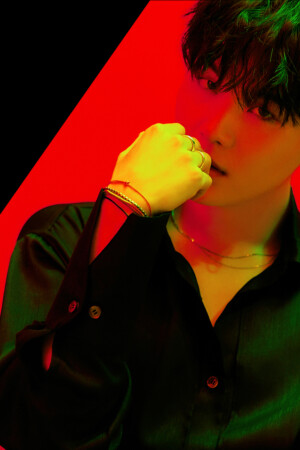 BTS SUGA MAP OF THE SOUL ON:E CONCEPT PHOTOBOOK Clue - Shadow BTS SUGA MAP OF THE SOUL ON:E CONCEPT PHOTOBOOK Clue - Shadow